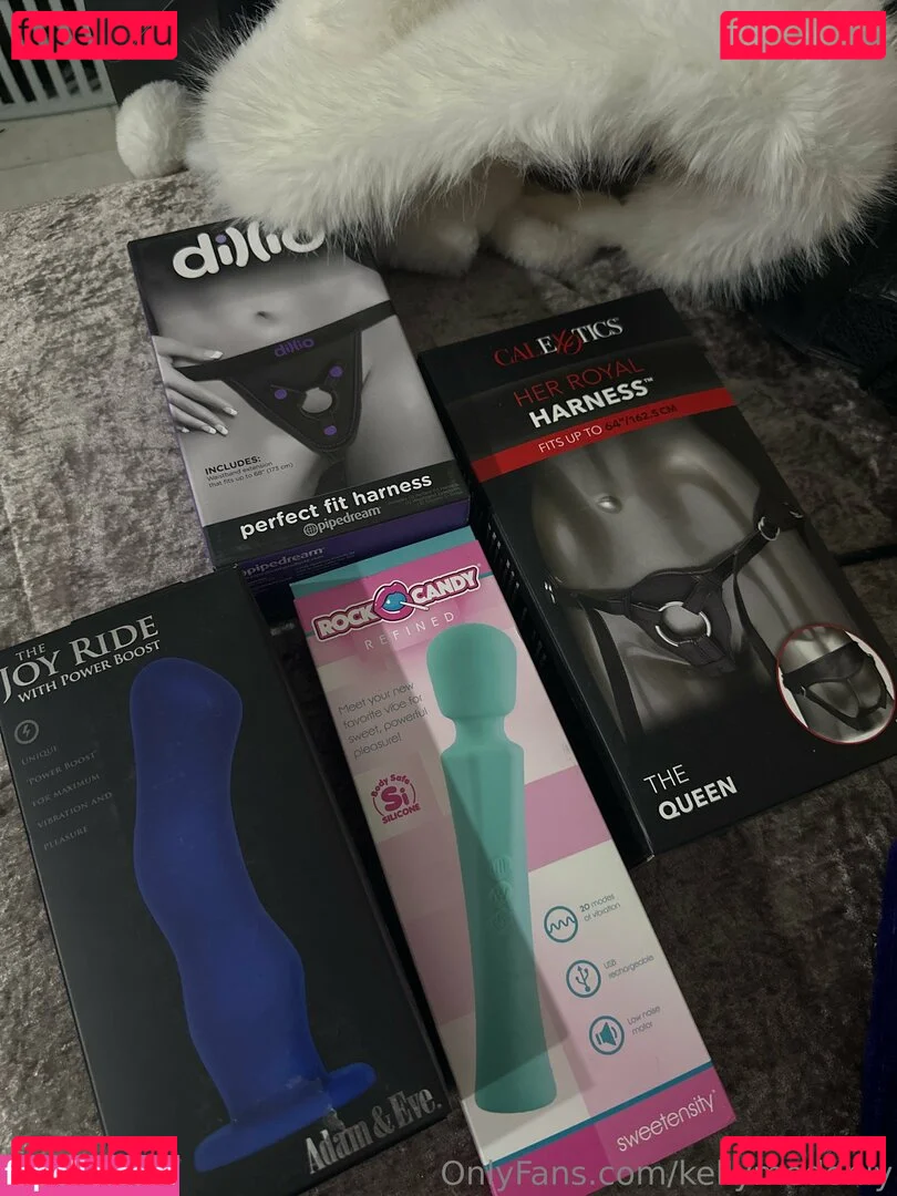 kellymedonly Onlyfans Photo Gallery 