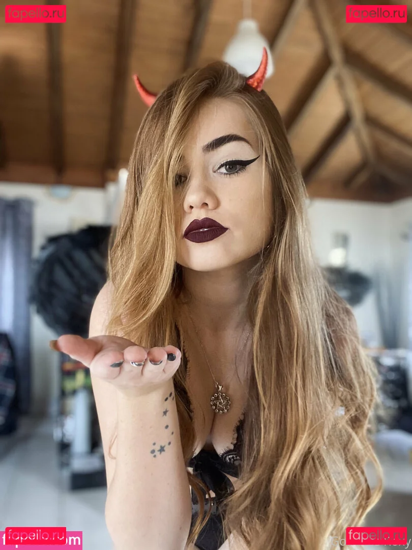 findomroxy1 Onlyfans Photo Gallery 