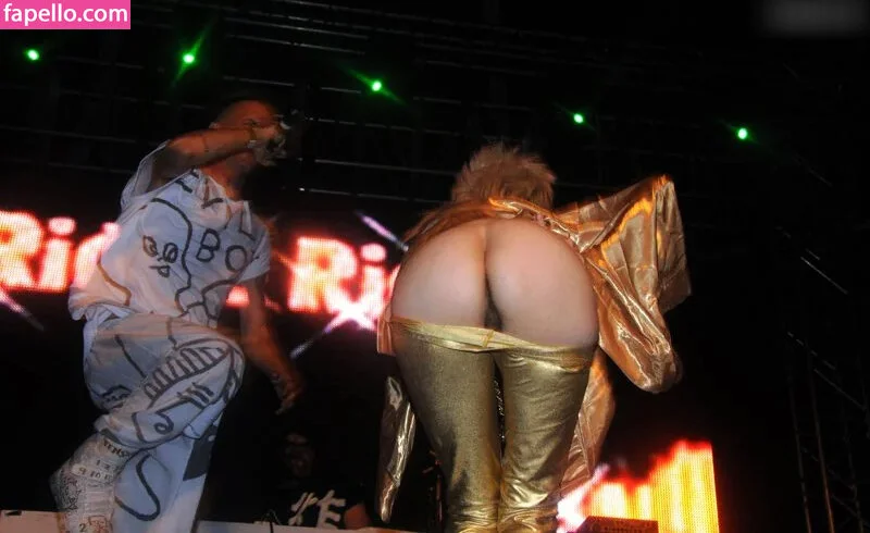 Yolandi Visser Onlyfans Photo Gallery 