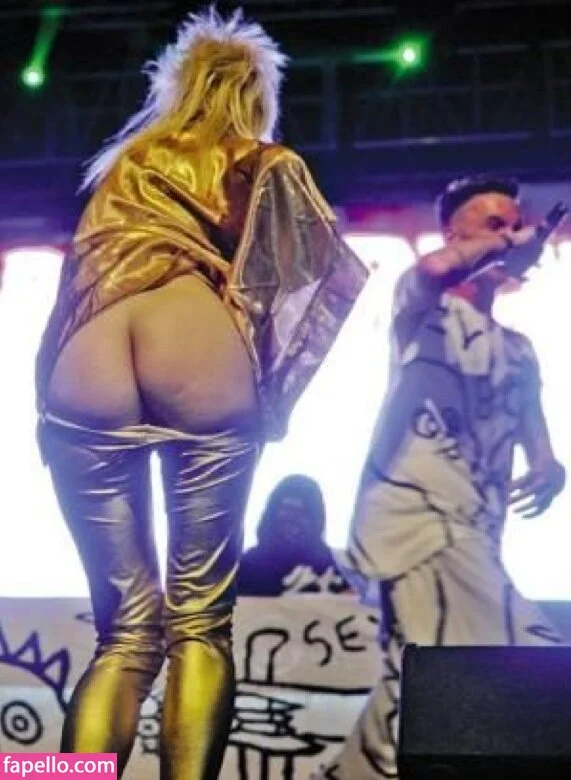 Yolandi Visser Onlyfans Photo Gallery 