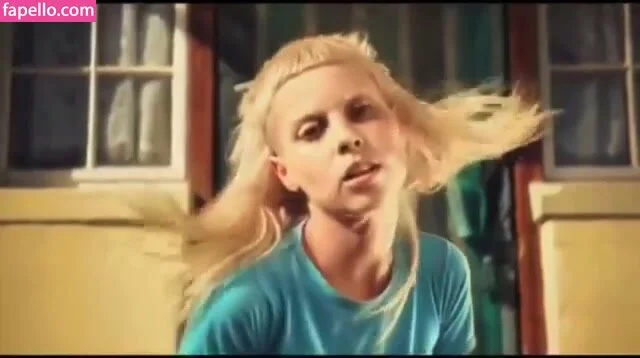 Yolandi Visser Onlyfans Photo Gallery 