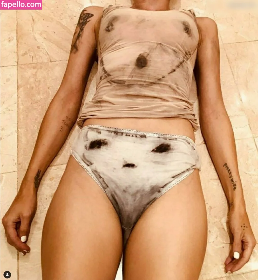 Yolandi Visser Onlyfans Photo Gallery 