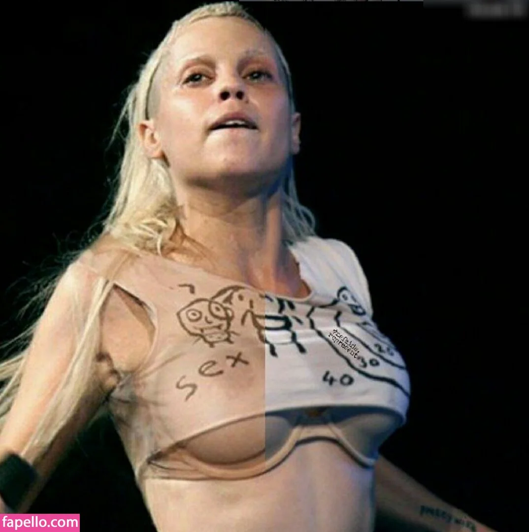 Yolandi Visser Onlyfans Photo Gallery 