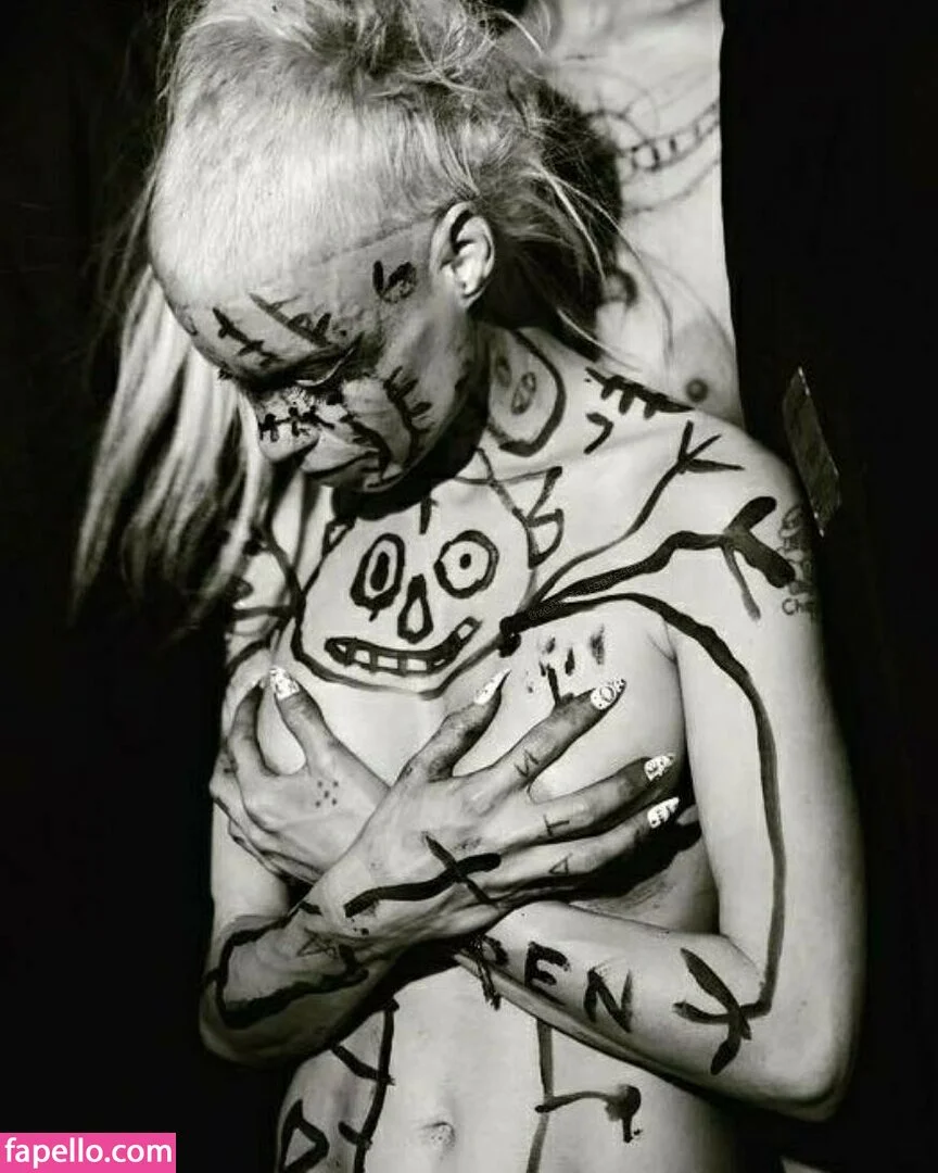 Yolandi Visser Onlyfans Photo Gallery 