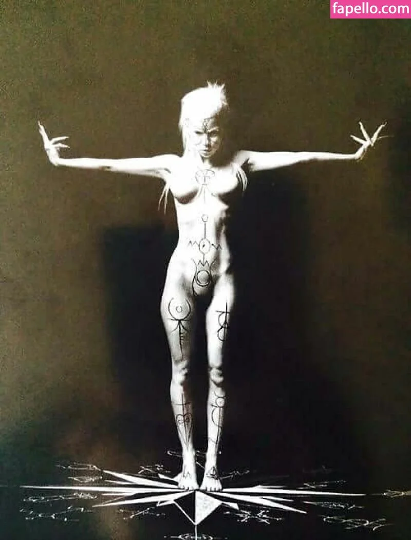 Yolandi Visser Onlyfans Photo Gallery 