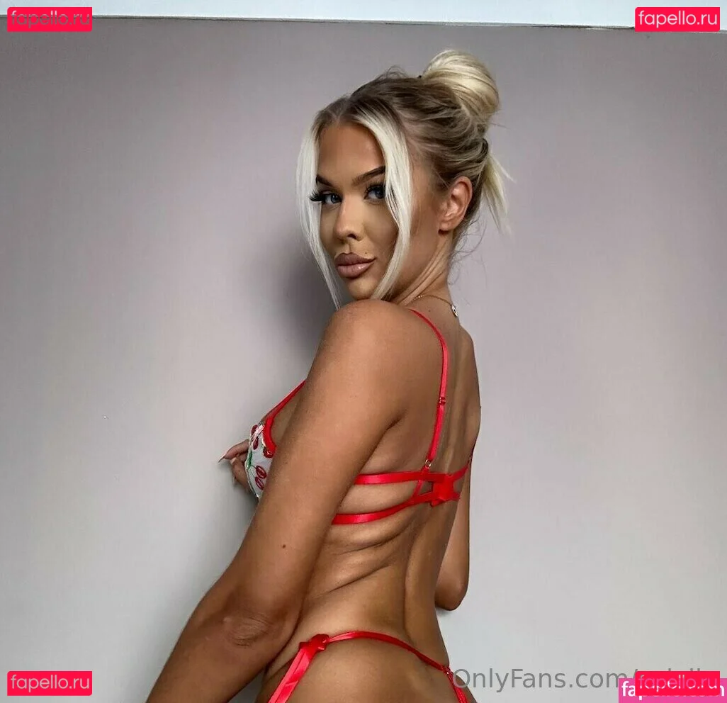 Sylvijaa Onlyfans Photo Gallery 
