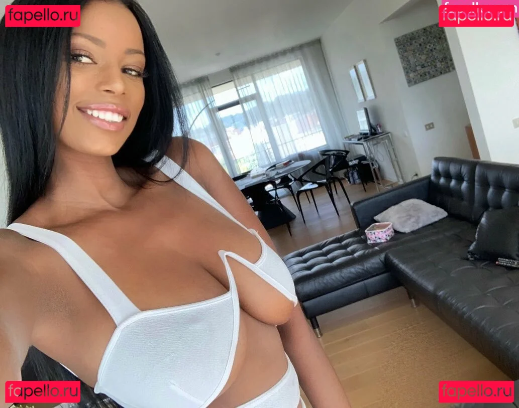 Tami Takala Onlyfans Photo Gallery 