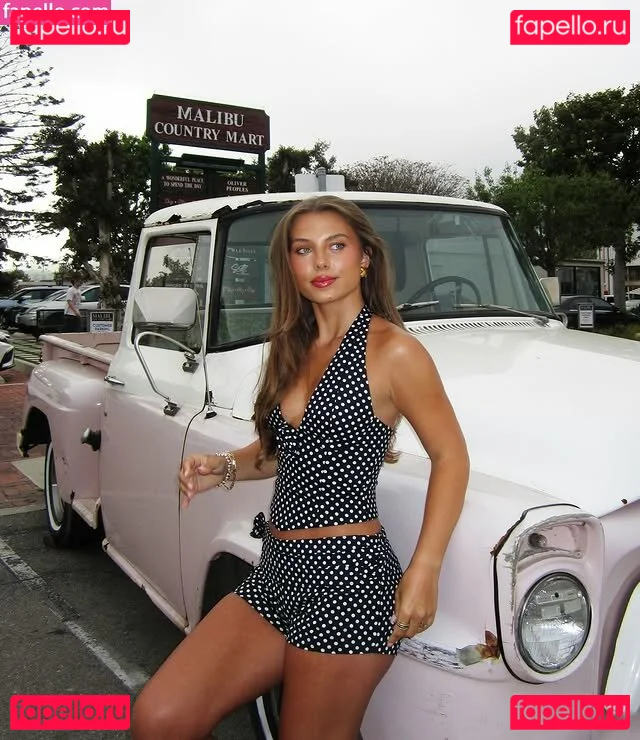 Caitlin Carmichael Onlyfans Photo Gallery 