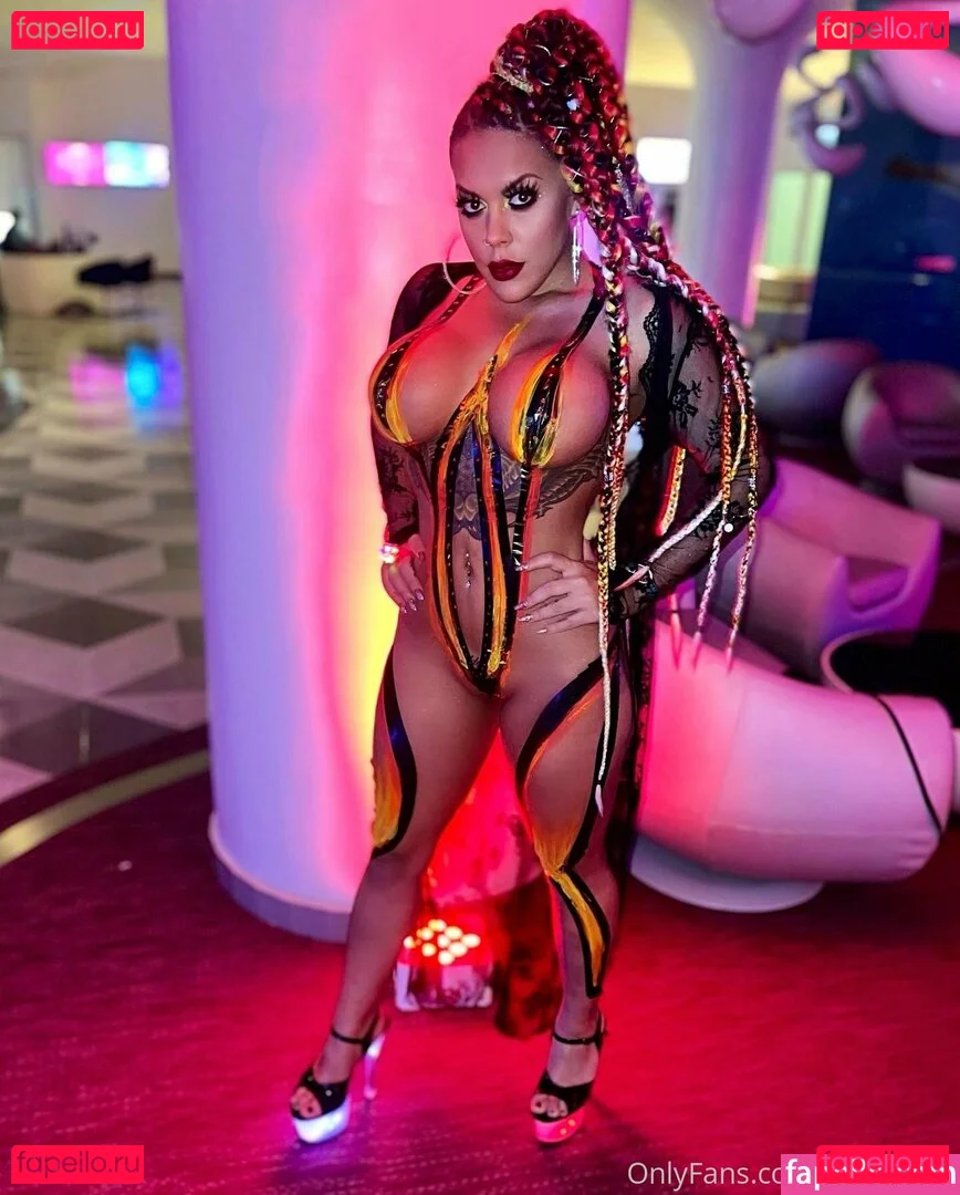 msredxxx Onlyfans Photo Gallery 