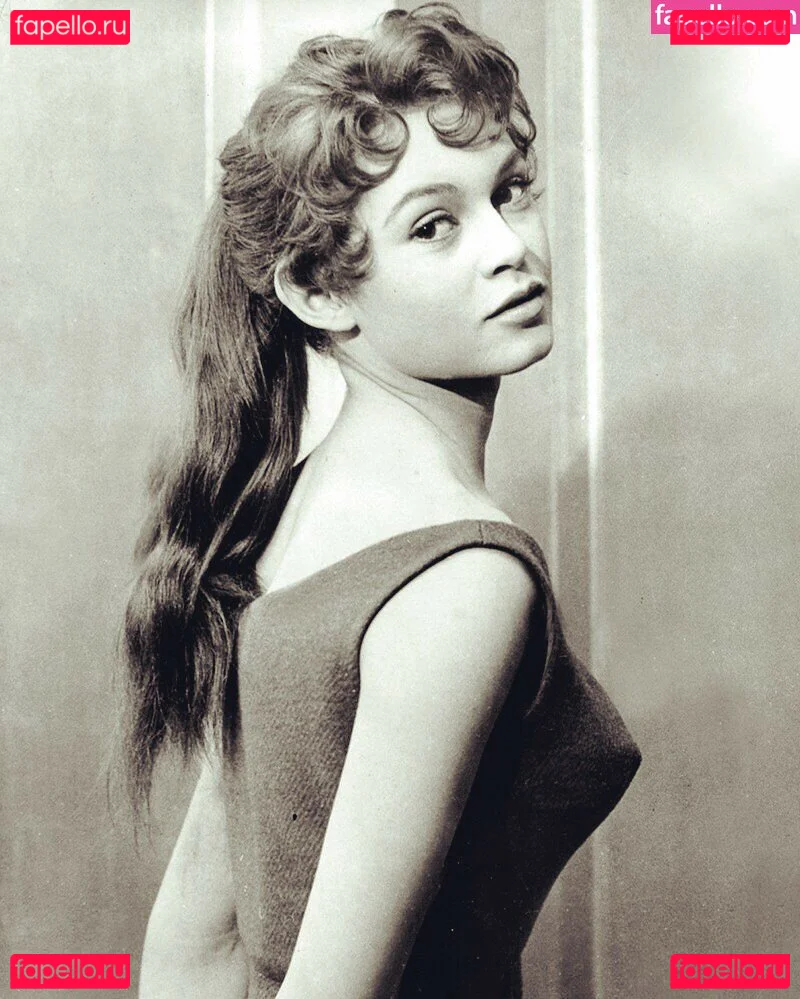Brigitte Bardot Onlyfans Photo Gallery 