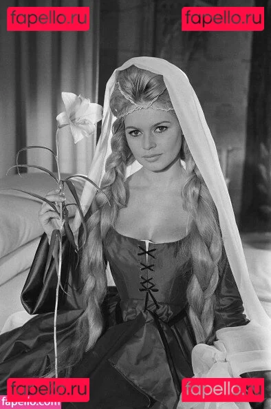 Brigitte Bardot Onlyfans Photo Gallery 