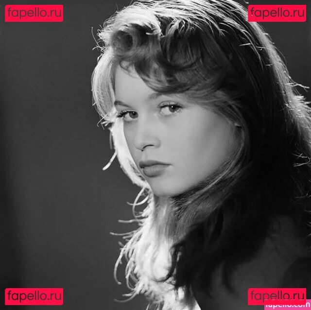Brigitte Bardot Onlyfans Photo Gallery 