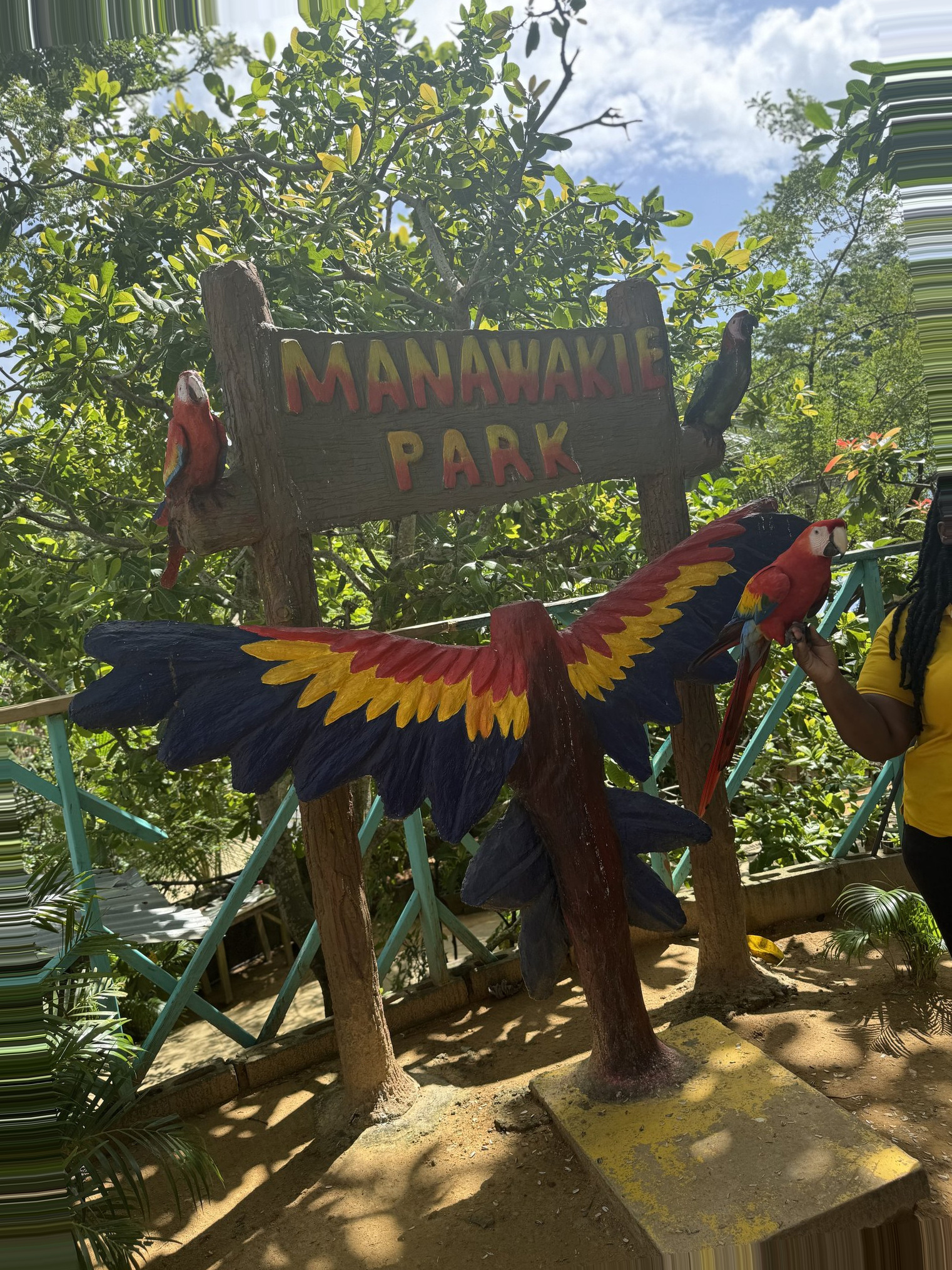Roatan Cruise Port - Honduras Photos Honduras Manawa Kie Park Colorful Tropical - 02-05-2025 - Vertical.jpg