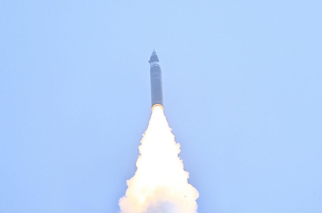 DPRK Missile Administration Succeeds in Test-fire of New-type Intermediate-range Hypersonic Ballistic Missile - Image 6