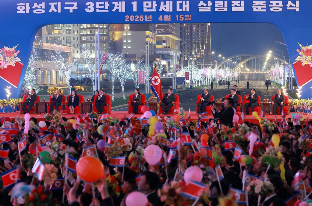 Another Spectacular Appearance Symbolic of New Heyday of Pyongyang Construction and Efflorescence of Pyongyang CultureInauguration Ceremony of 10 000 Flats at Third Stage in Hwasong Area Takes Place with Splendour - Image 23
