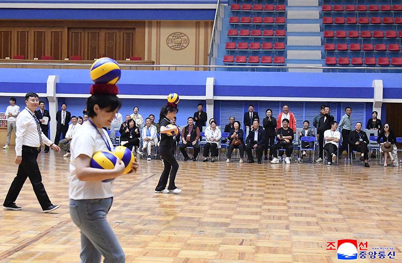 Participants in Kim Il Sung - Kim Jong Il Foundation Conference hold joint friendship gathering - Image 17