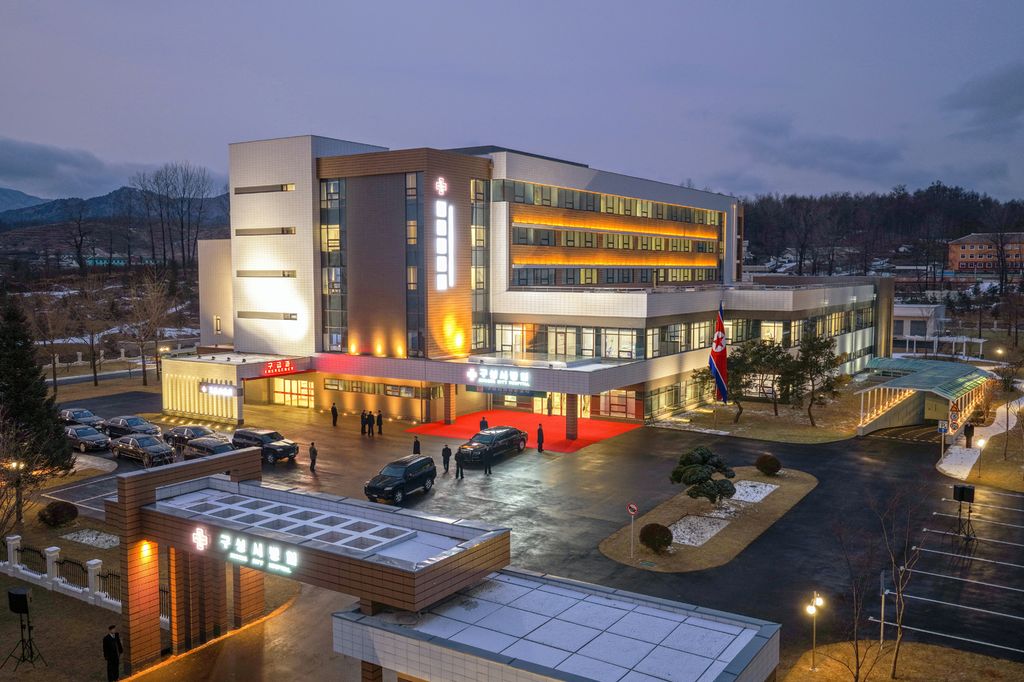 Inaugural Ceremony of Kusong City Hospital Held with Splendor - Image 23