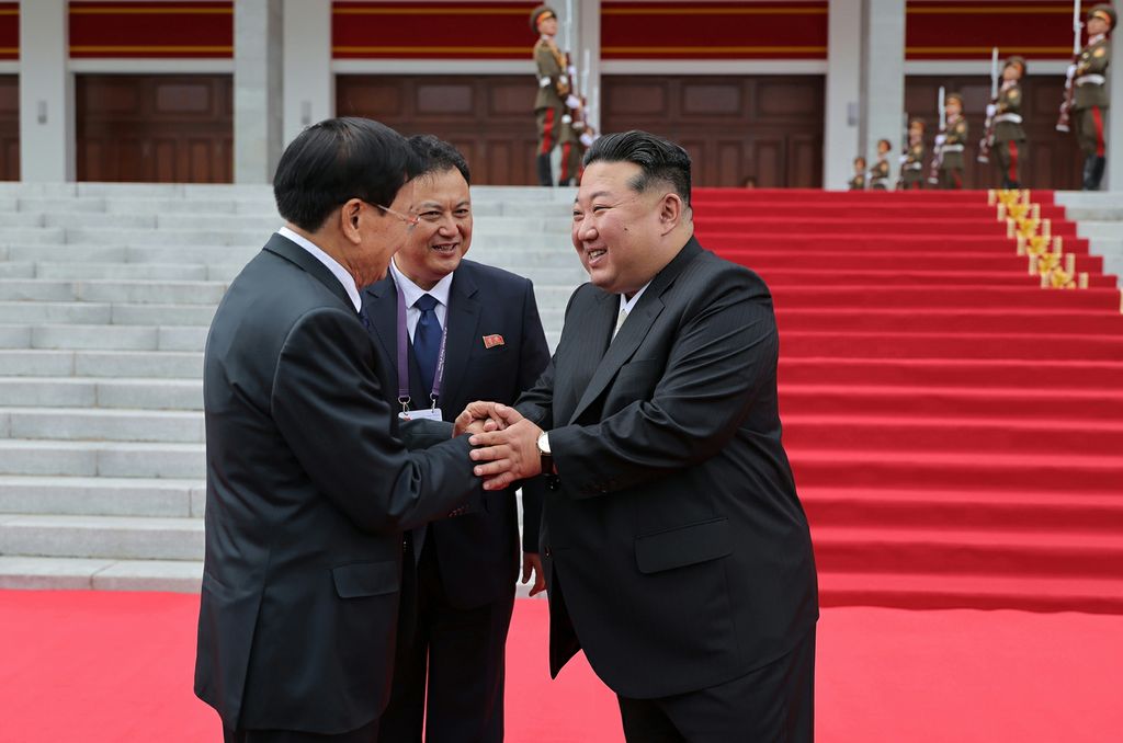 Ceremony Held to Welcome Lao President - Image 10