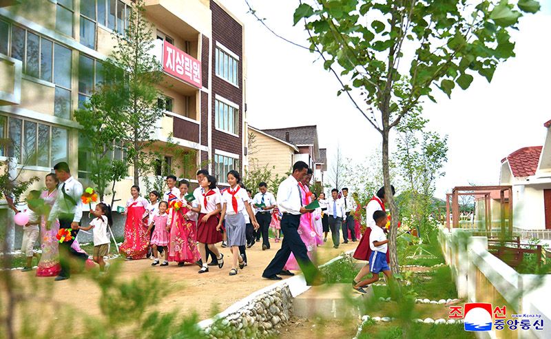 New villages built in Kosong County of Kangwon Province - Image 5