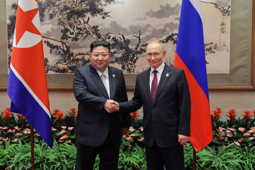 Respected Comrade Kim Jong Un Meets Russian President Vladimir Vladimirovich Putin - Image 3