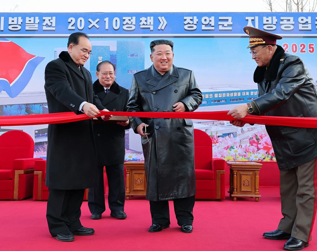 Regional-industry Factories in Jangyon County Inaugurated with Splendor