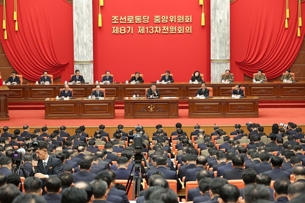 Second-day Sitting of 13th Plenary Meeting of Eighth Central Committee of WPK Held - Image 2