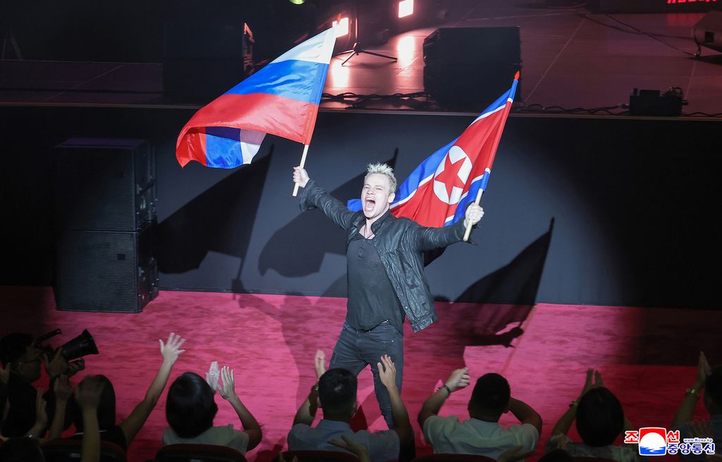 Russian artistes give artistic performance - Image 4