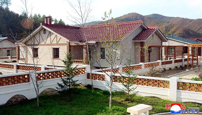New houses built at farms of South Hamgyong Province - Image 7