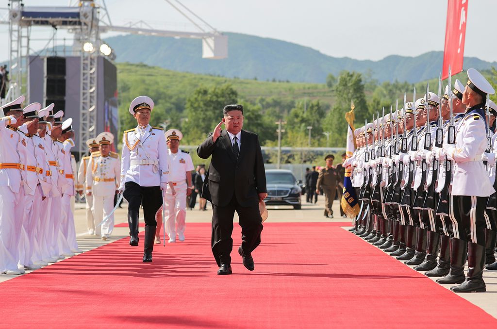 Vigorous Advance and Development of Revolution in Warship-building Industry and Modernization of Naval Forces in New Era Ceremony of Launching Destroyer of KPA Navy Takes Place with Splendour - Image 10