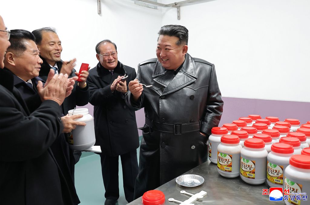 Today's News - Image 124