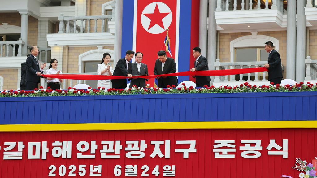 Tourist Attraction on East Coast–New Scenic Beauty of Socialist Cultural Efflorescence Inaugural Ceremony of Wonsan Kalma Coastal Tourist Area Held with Splendour