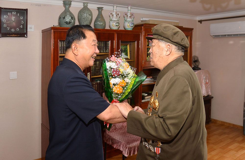 Senior Officials of DPRK Visit Families of War Veterans - Image 8