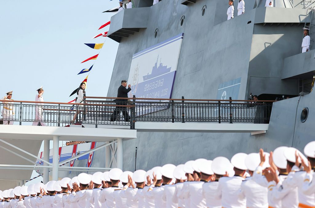 Vigorous Advance and Development of Revolution in Warship-building Industry and Modernization of Naval Forces in New Era Ceremony of Launching Destroyer of KPA Navy Takes Place with Splendour - Image 17