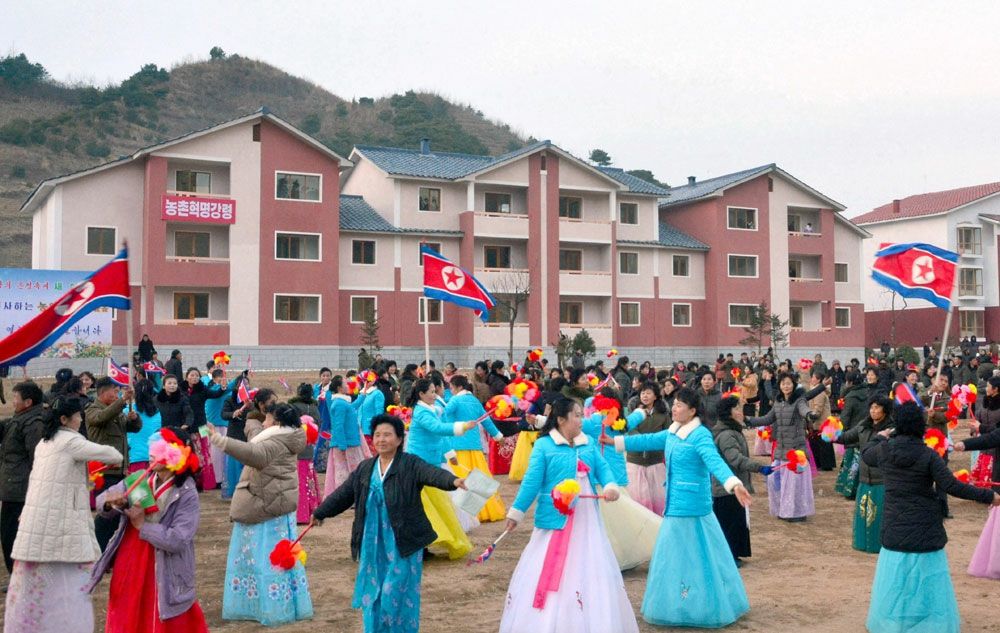 Farmers in DPRK Move into New Houses - Image 4