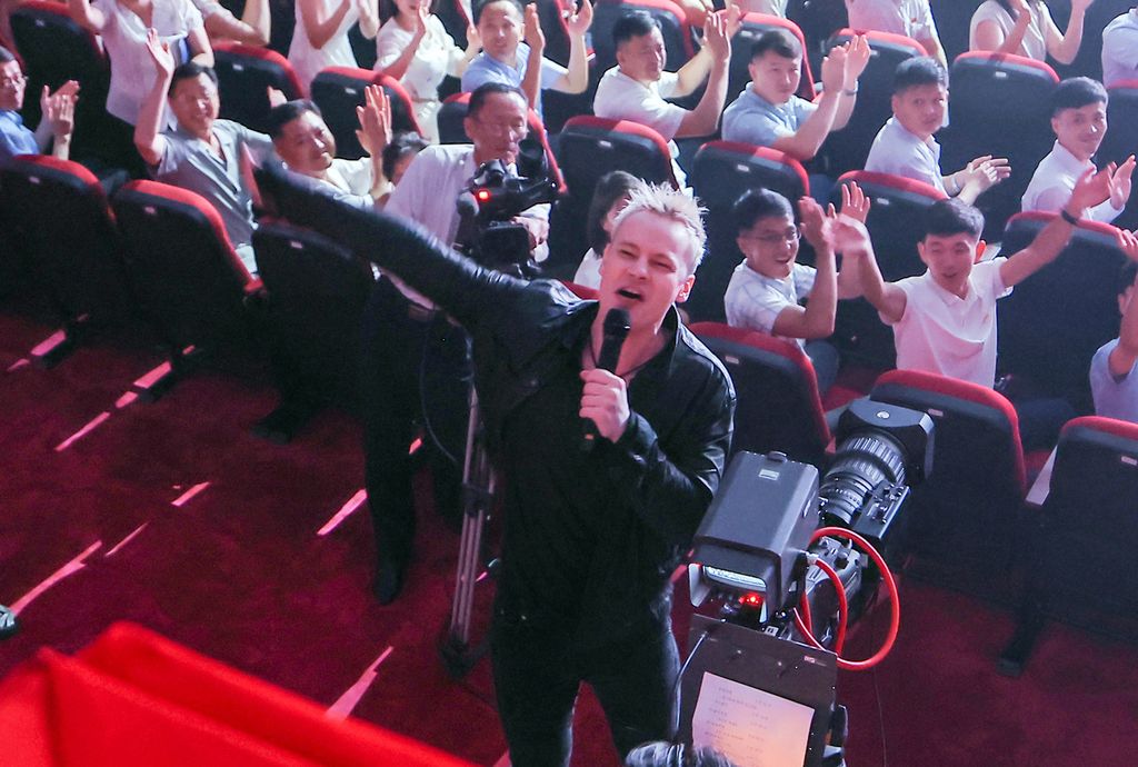 Russian Artistes Give Art Performance - Image 20