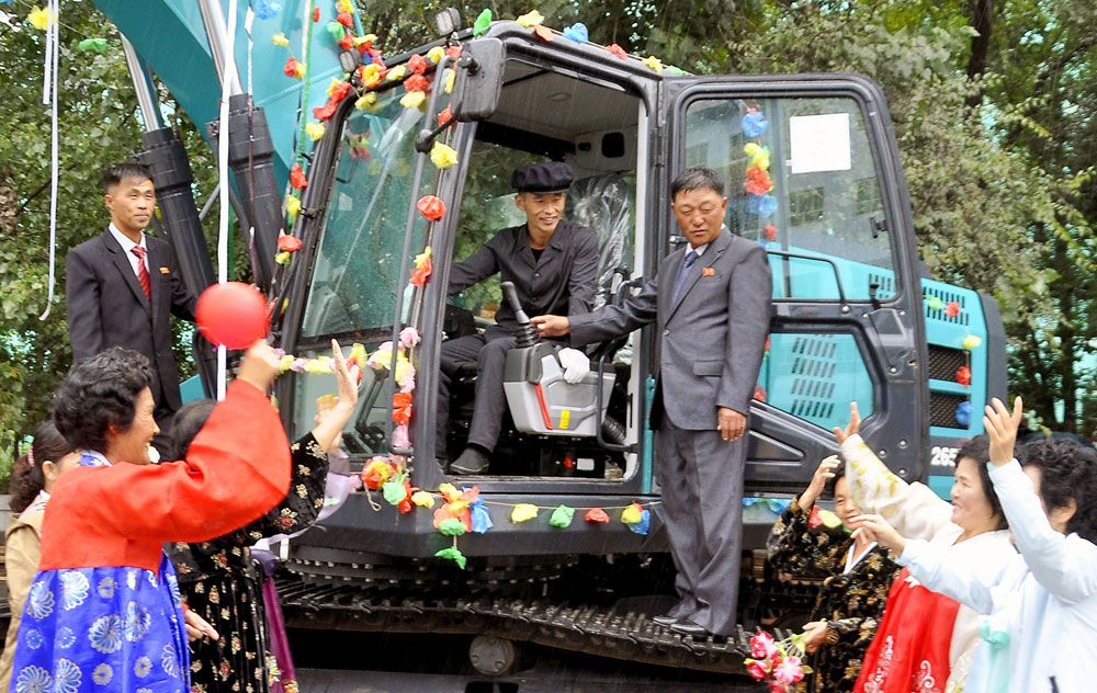 Respected Comrade Kim Jong Un Sends Excavators for Rural Construction in Ryanggang Province