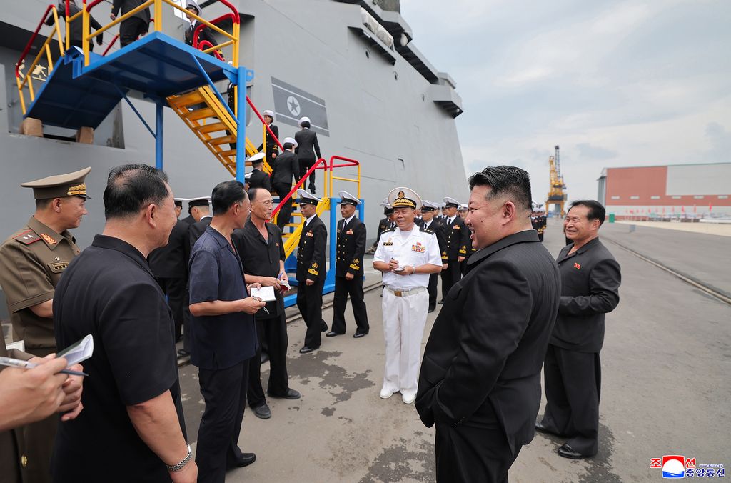RespectedComrade Kim Jong Un visits destroyer Choe Hyon and learns about training and life of sailors - Image 10