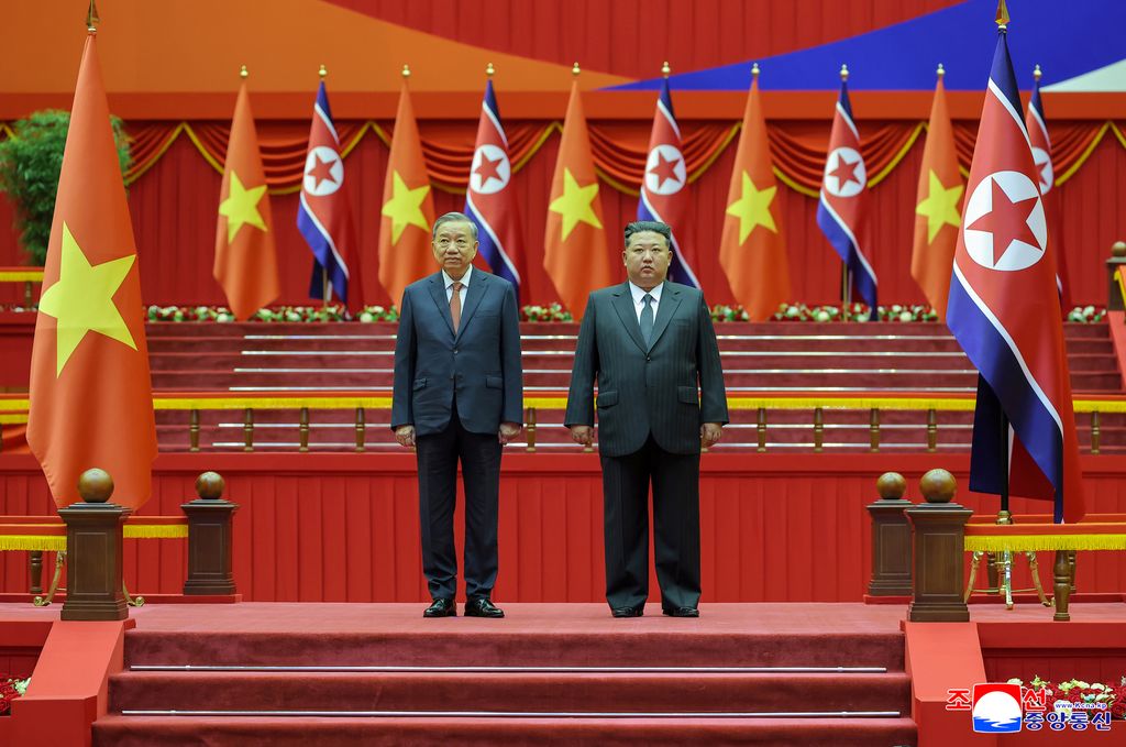 Ceremony held to welcome General Secretary of Central Committee of Communist Party of Vietnam - Image 7