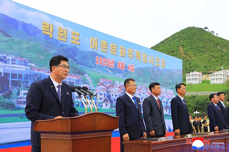 Residents of Ragwonpho move into new houses - Image 2
