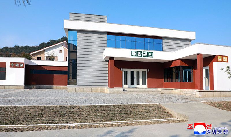 New production, public buildings built at Jisin Vegetable Farm in Huichon City - Image 5