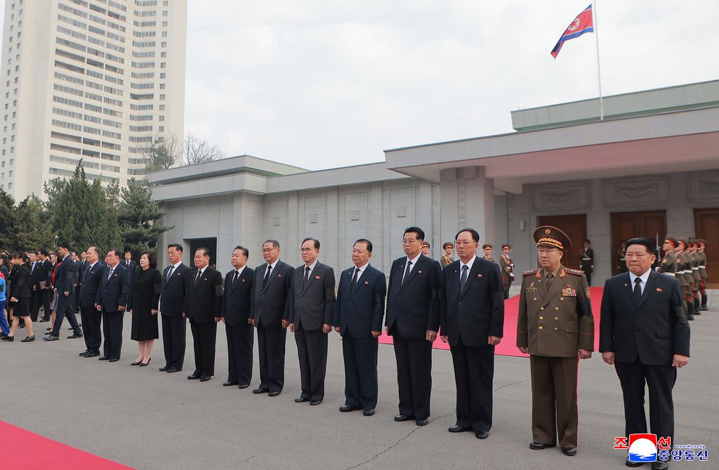 Funeral for late Kim Yong Nam held - Image 3