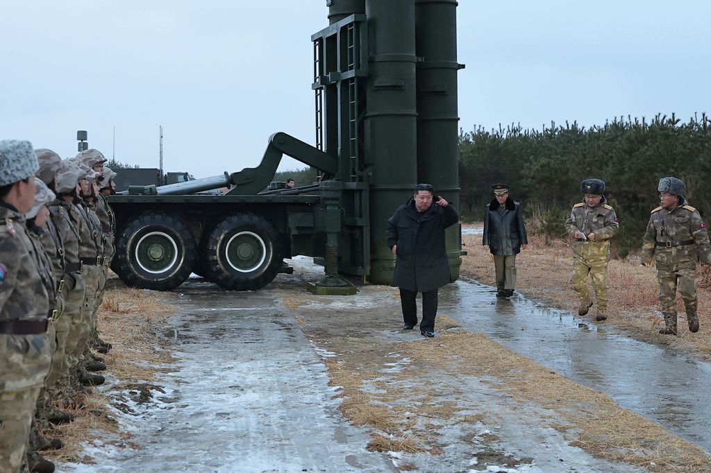 Respected Comrade Kim Jong Un Observes Test-fire of New-type Anti-Air Missiles - Image 2