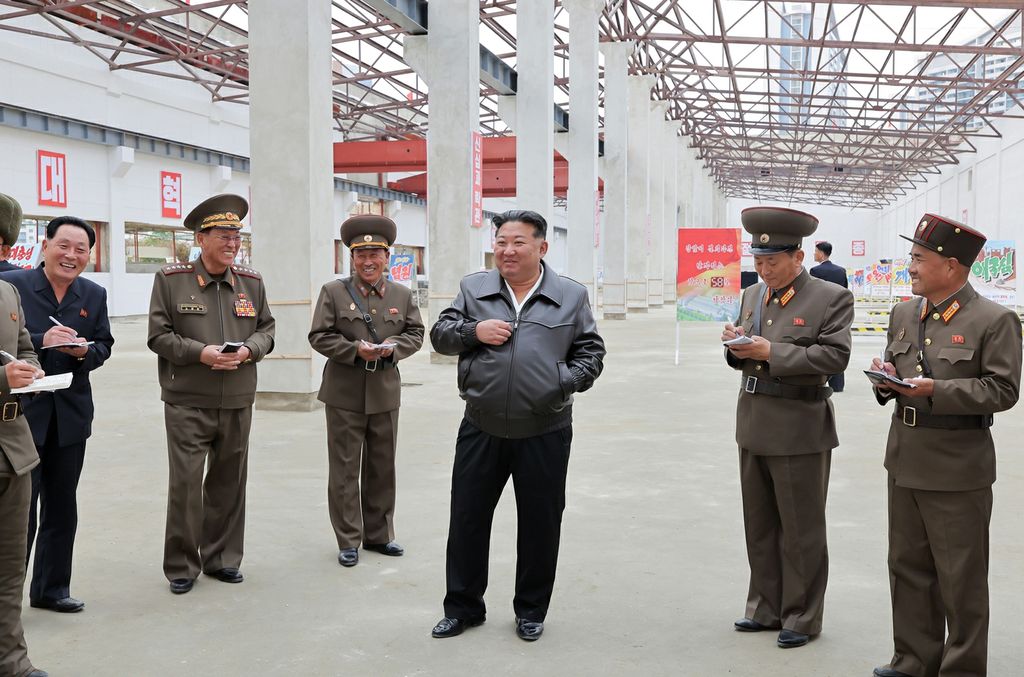 Respected Comrade Kim Jong Un Gives Field Guidance at School Things Factory and School Fixtures Factory under Construction - Image 7