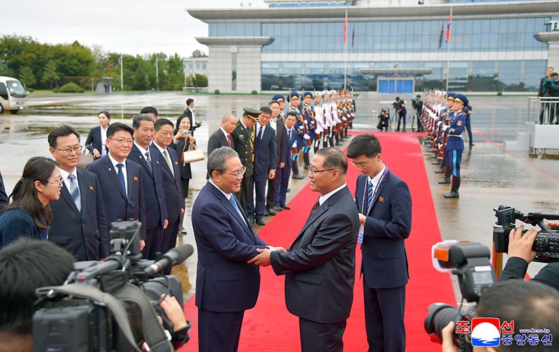Chinese party and government delegation leaves Pyongyang - Image 2