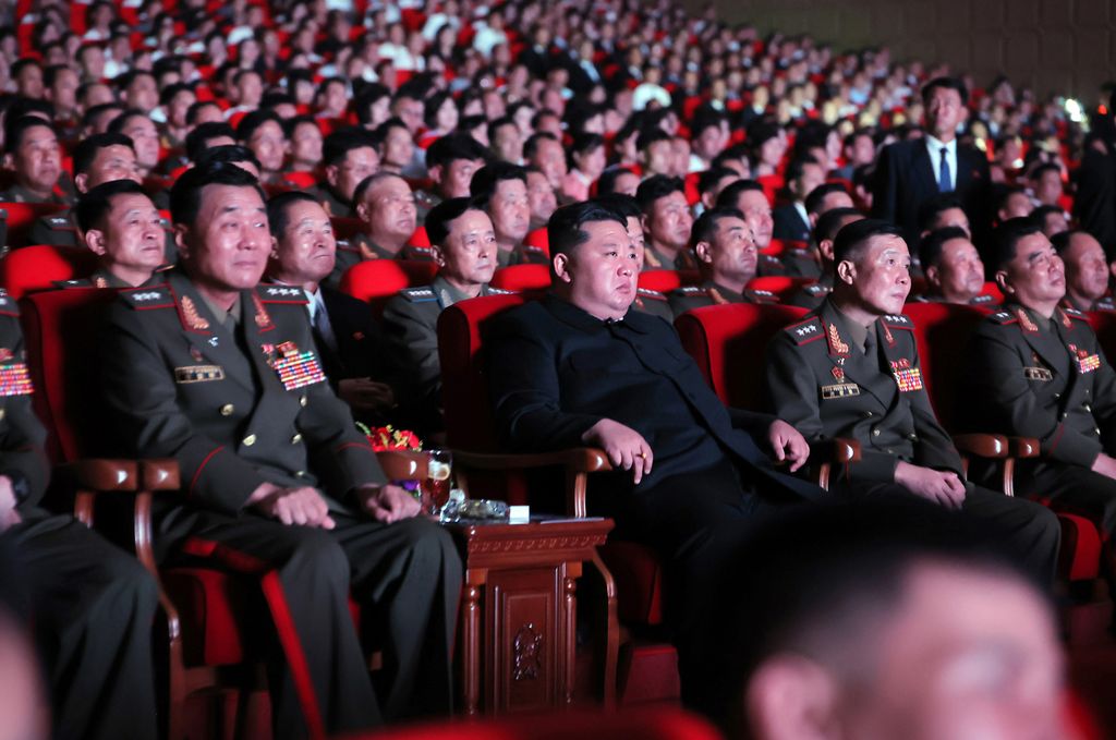 Artistic Performance Given in Honour of Commanding Officers and Combatants of Overseas Military Operations Units of KPA