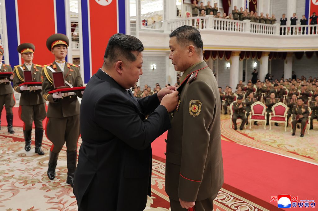 Highest glory to representatives of great honour of DPRK, admirable sonsCeremony of awarding state commendations to commanding officers and combatants of KPA overseas operation units takes place - Image 2