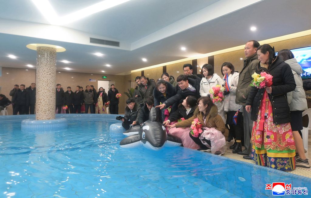 Today's News - Image 192