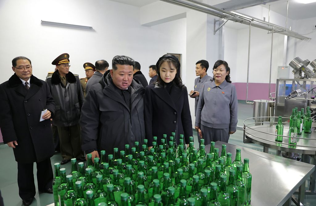 Inauguration Ceremony of Regional-industry Factories and Leisure Complex Held with Splendor in Kangdong County - Image 40