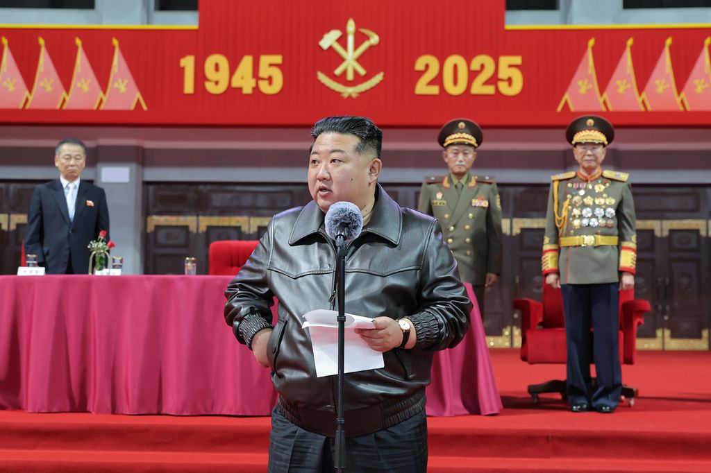 Respected Comrade Kim Jong Un Enjoys Grand Mass Gymnastics and Artistic Performance - Image 2