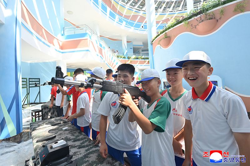Students of revolutionary schools spend enjoyable days in Wonsan Kalma Coastal Tourist Area - Image 32